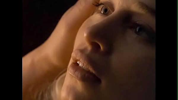 Emilia Clarke Sex Scenes In Game Of Thrones