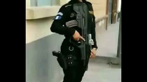POLICÍA MEXICANA MASTURBÁNDOSE